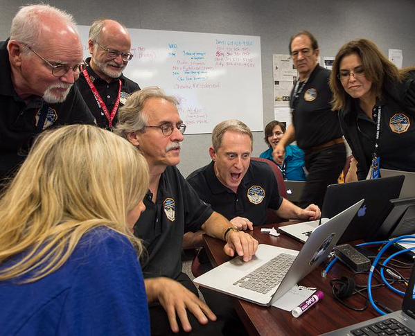 NASA - New Horizons - Science Team - Nouvelles images - Alan Stern - John Grunsfeld - Glen Fountain - Harold Weaver - Leslie Young - Cathy Olkin - Tiffany Finley - John Andrews