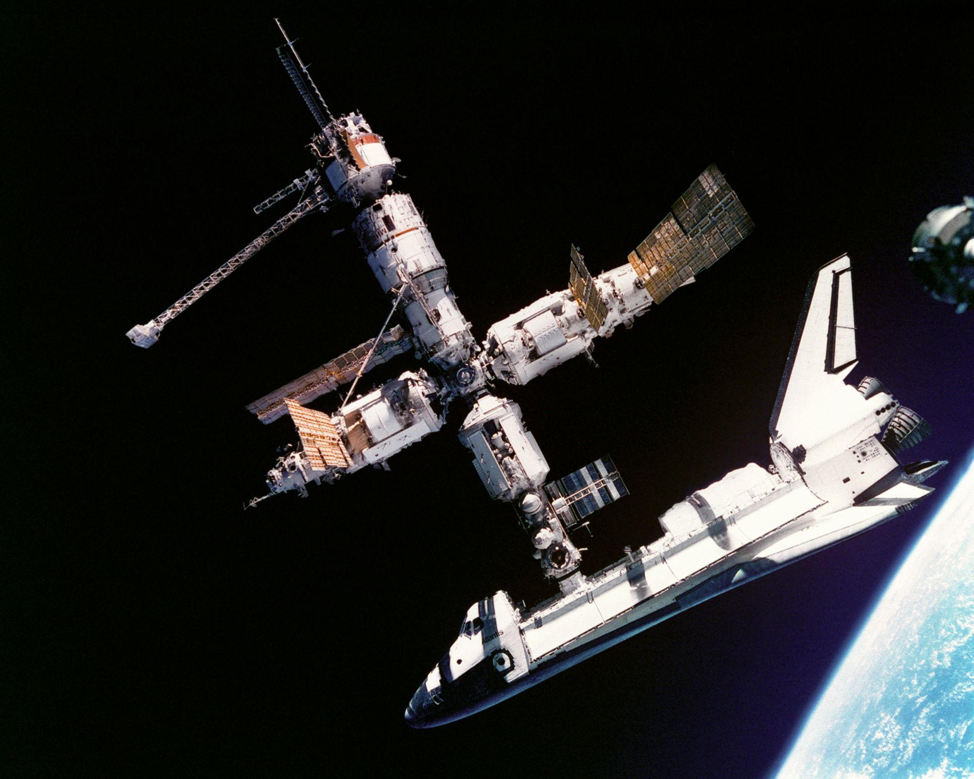 Shuttle - MIR - Atlantis - Juin 1995 - Soyouz - Coopération URSS - USA
