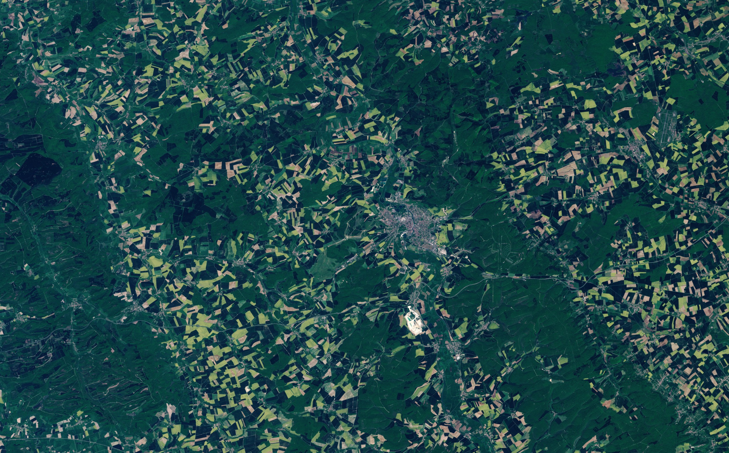 Verdun - Mai 2016 - Forêt de Verdun - Champ de bataillle - Obus - Douaumont - Munitions - Satellite Sentinel-2A - Meuse - ESA