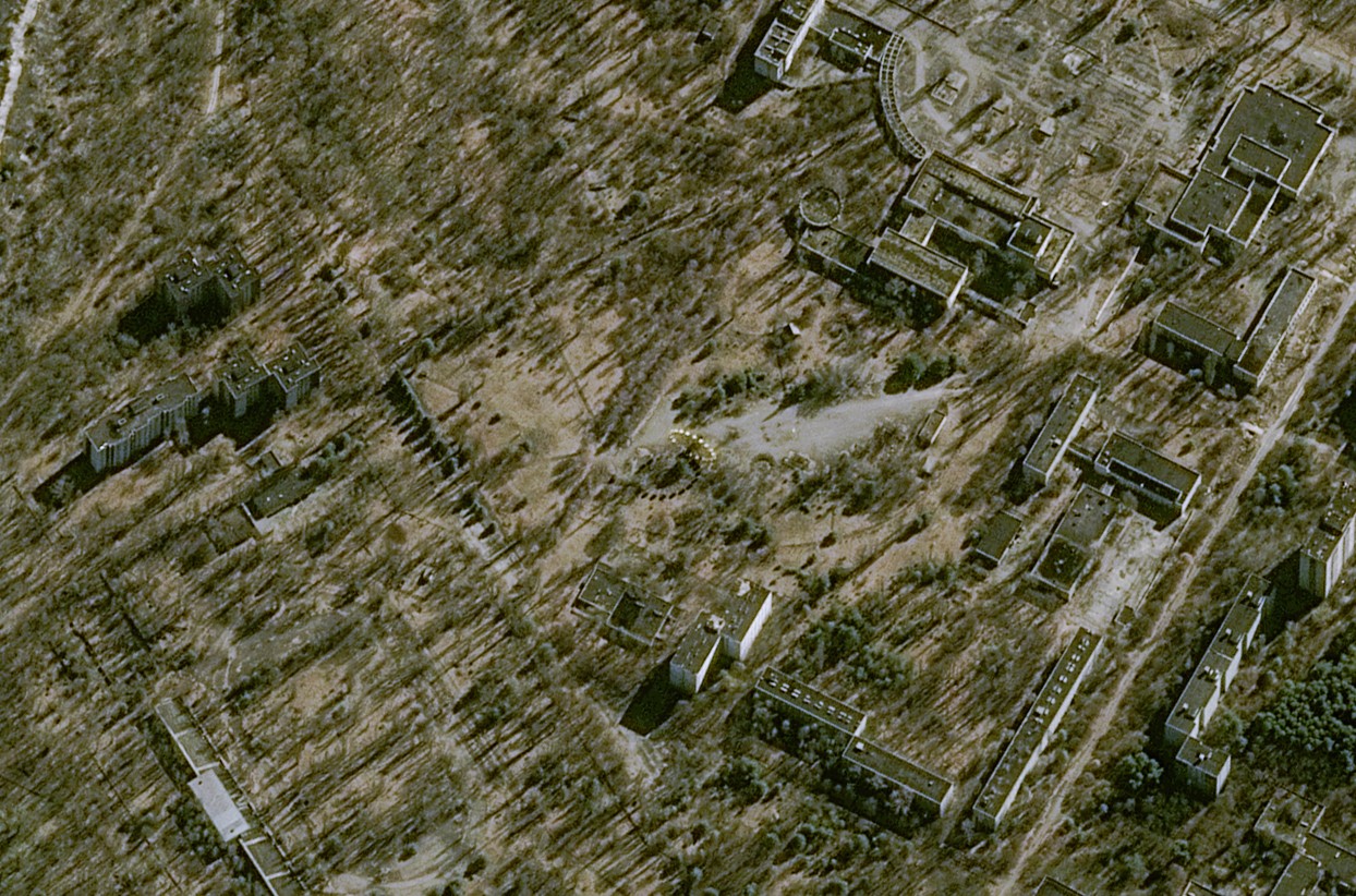 Tchernobyl - Chernobyl - 30 ans - 26 avril 1986 - 26 avril 2016 - satellite Pleiades - Pripryat - Pripriat - Ville fantôme - eux d'enfants - 27-03-2016 - CNES - Airbus DS - Ukraine