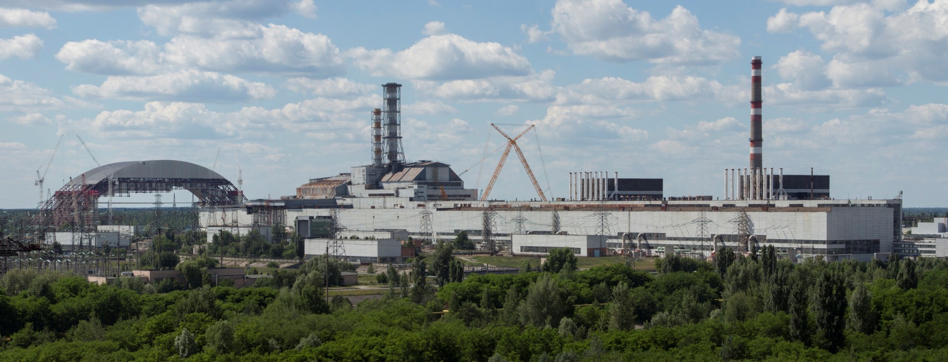 Centrale de Tchernobyl - Chernobyl - Arche de confinement - Juin 2013 - Chantier -  réacteur n°4 - Sarcophage - Ingmar Runge - Wikipedia Commons- Ukraine