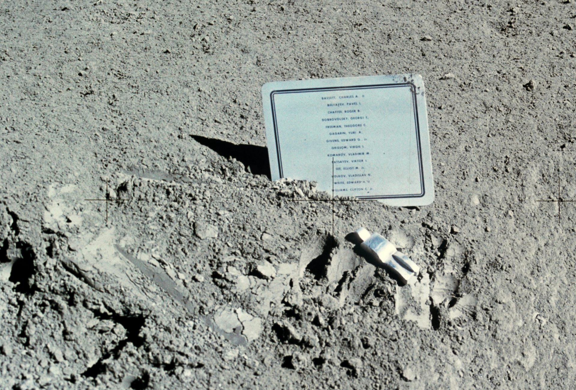 Fallen Astronaut - Drames et accidents dans l'espace - Lune - Moon - Apollo 15 - NASA