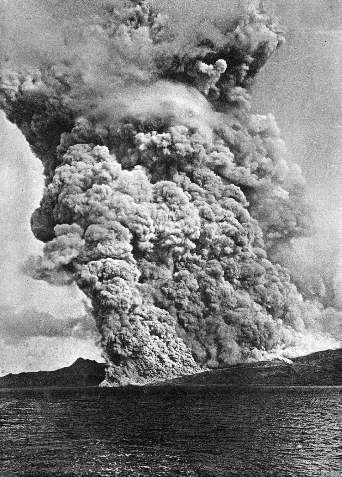 éruption volcanique - Montagne Pelée - 1902 - Martinique - Catastrophe - Antilles - Nuée ardente - Lacroix