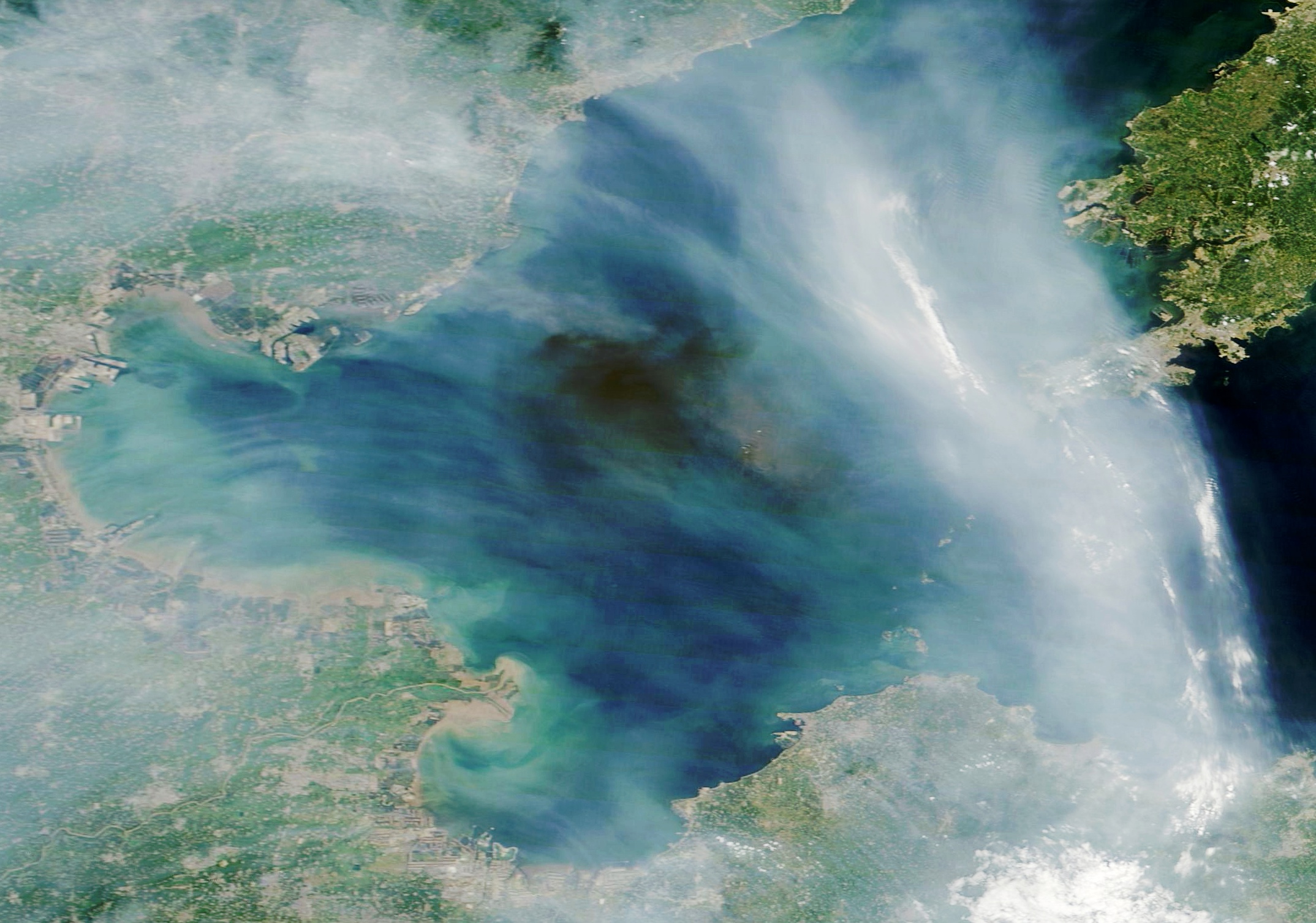 Tianjin - Chine - Explosion et nuage de fumée - Smoke cloud - Wild fires - Satellite - Terra - MODIS - NASA - 13 août 2015