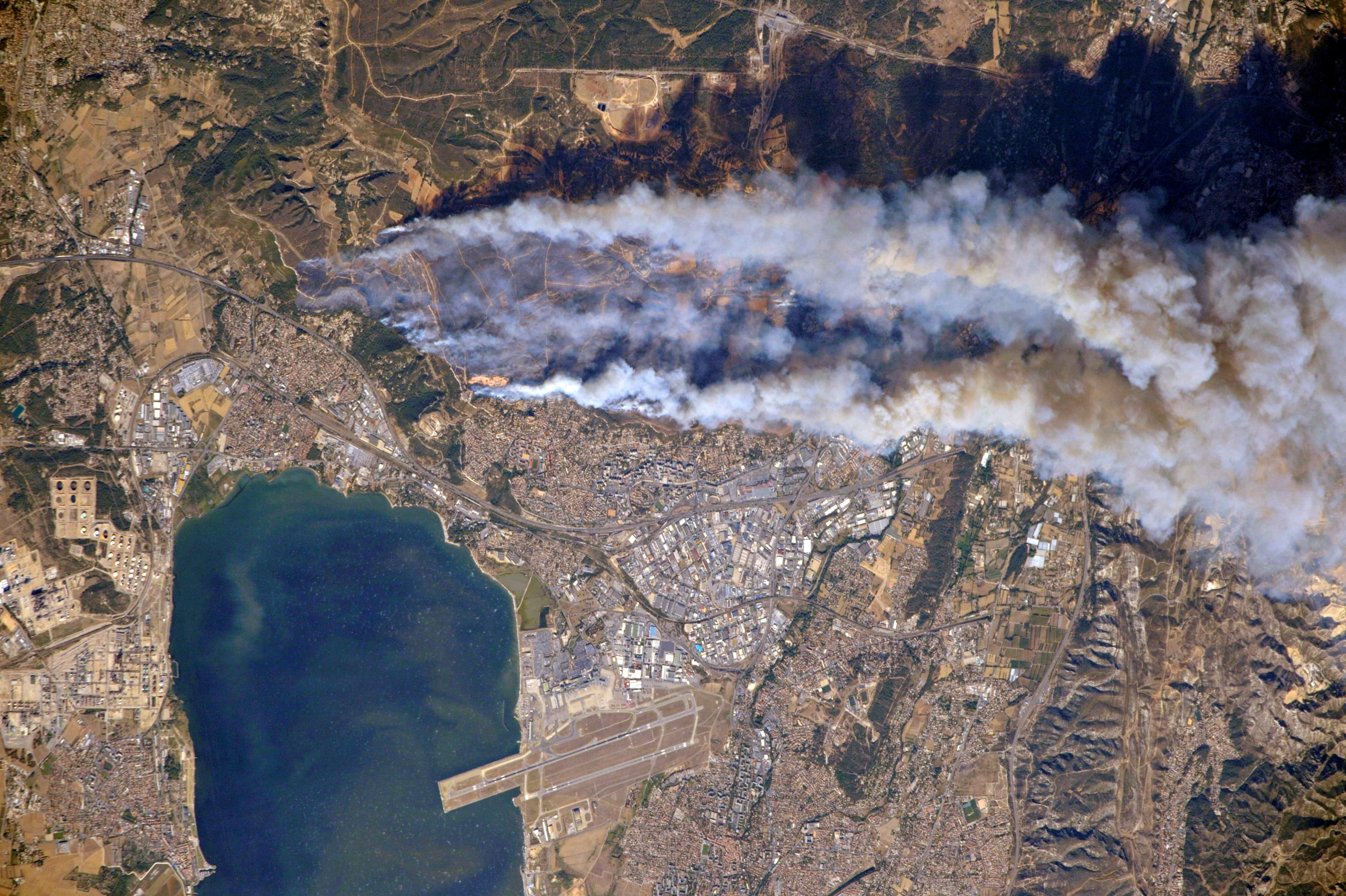 Incendies - Marseille Vitrolles Fos Les Pennes-Mirabeau - étang de Berre - International Space Station - ISS - Roscosmos - Oleg Skripochka- 