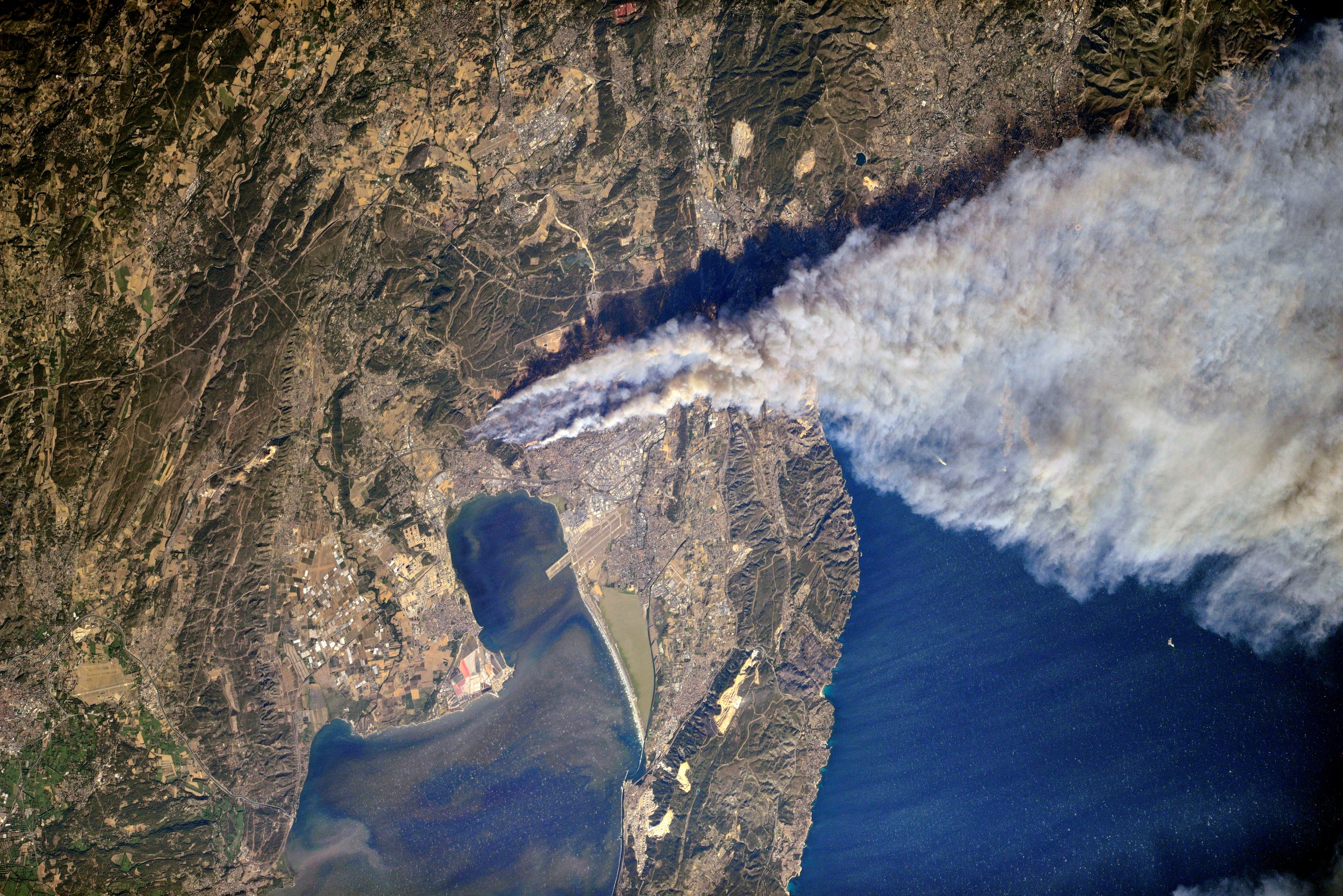Incendies Marseille Vitrolles Etang de Berre - Les Pennes-Mirabeau - Août 2016 - Station Spatiale Internationale - ISS - Fire - Roscosmos - Oleg Skripochka
