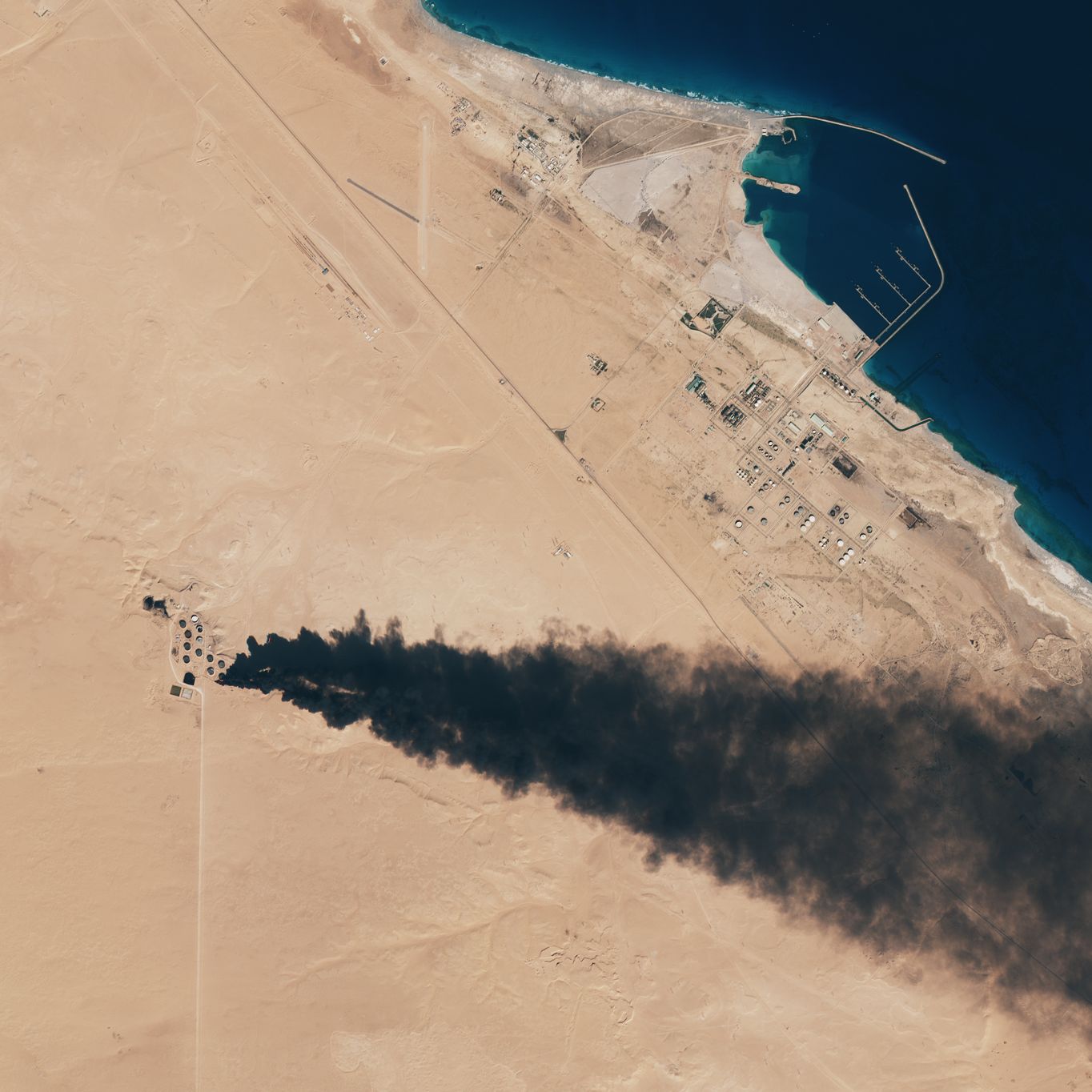 satellite Sentinel-2 - MSI - Libya - Oil tanks - ISIS - ESA - Copernicus - European Commission - EU - large