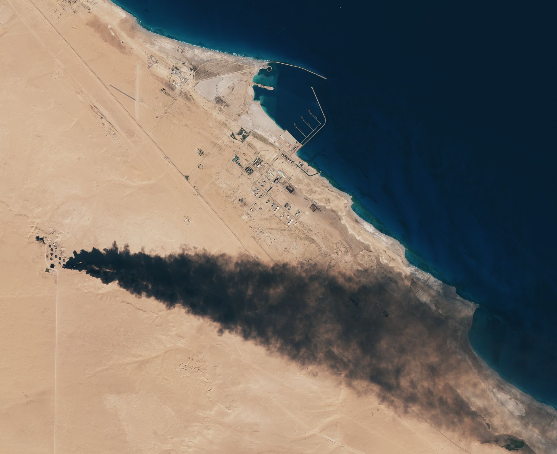 Sentinel-2 - MSI - Libye - Libya - Incendies réservoirs pétrole - état islamique - ESA - Copernicus - European Commission - EUU