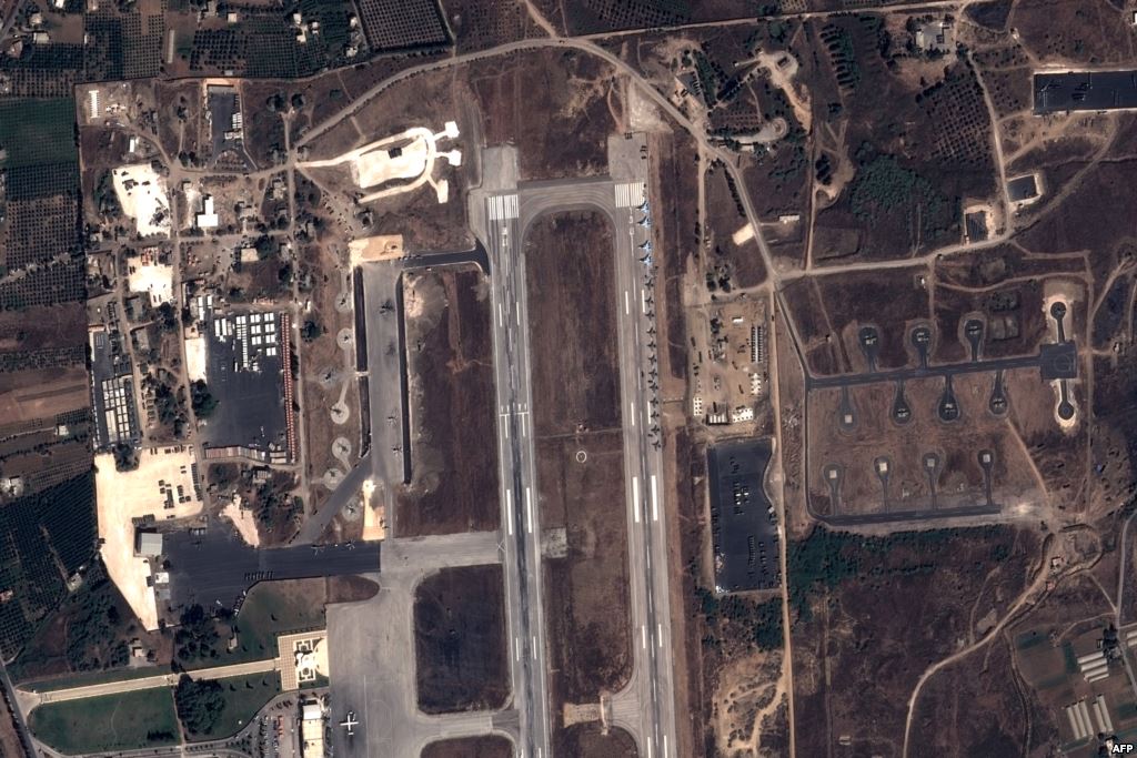 Syrie - Lattaquié - Avions et hélicoptère russes - Aéroport - Pléiades - Pleiades - Satellite - frappes aériennes- Bachar al-Assad
