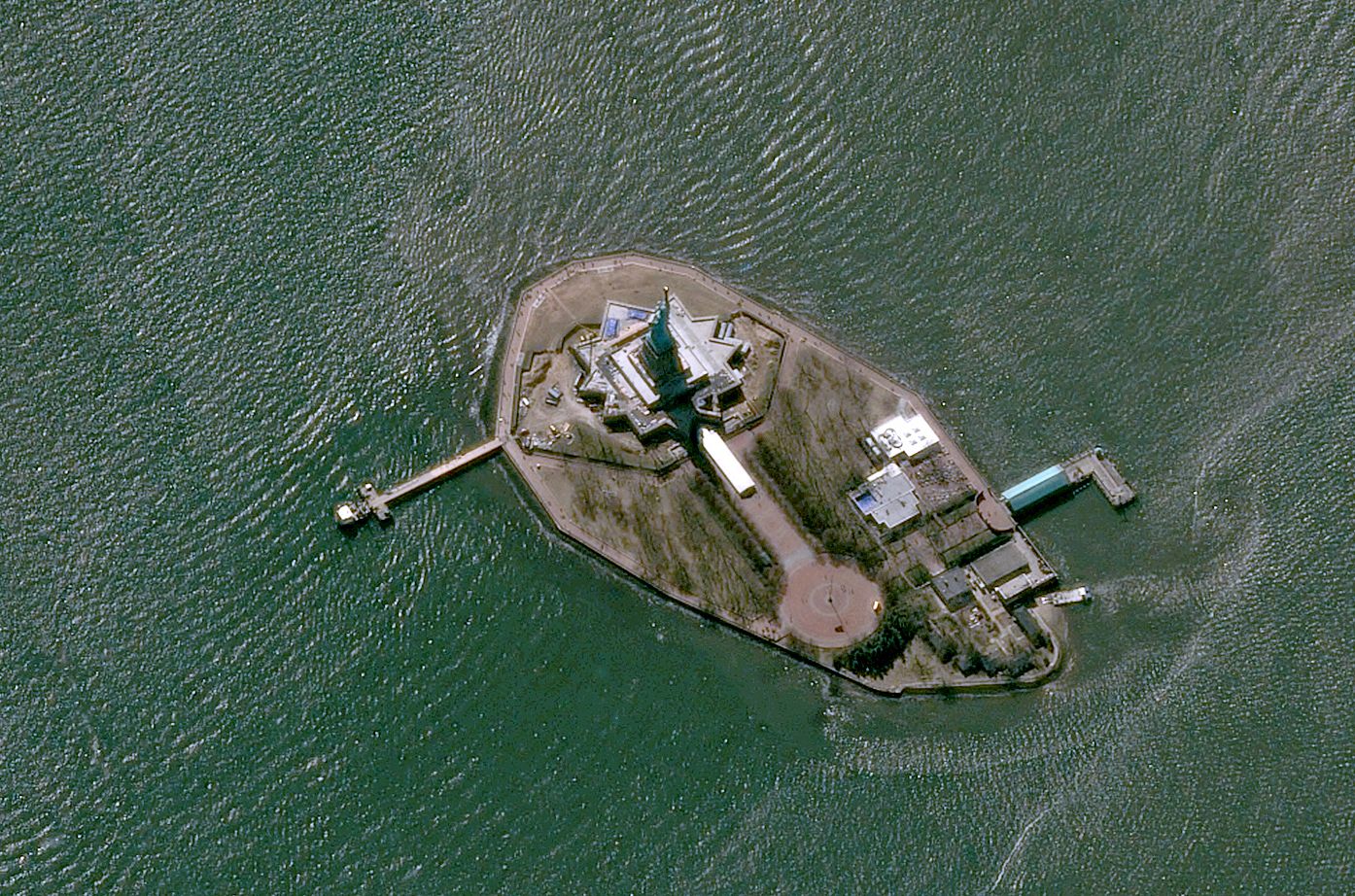 Statue de la Liberté - Liberty - The Statue of Liberty Enlightening the World - New York - Manhattan - Satellite - Pleiades - CNES - Airbus Defence and Space