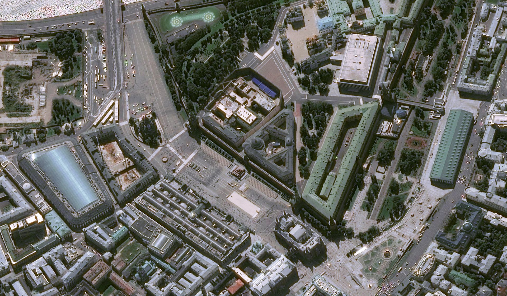 Russie - Moscou - Kremlin - Place rouge - Cathédrale St Basil - GUM - Vladimir Poutine - Pleiades - Pléiades - satellite